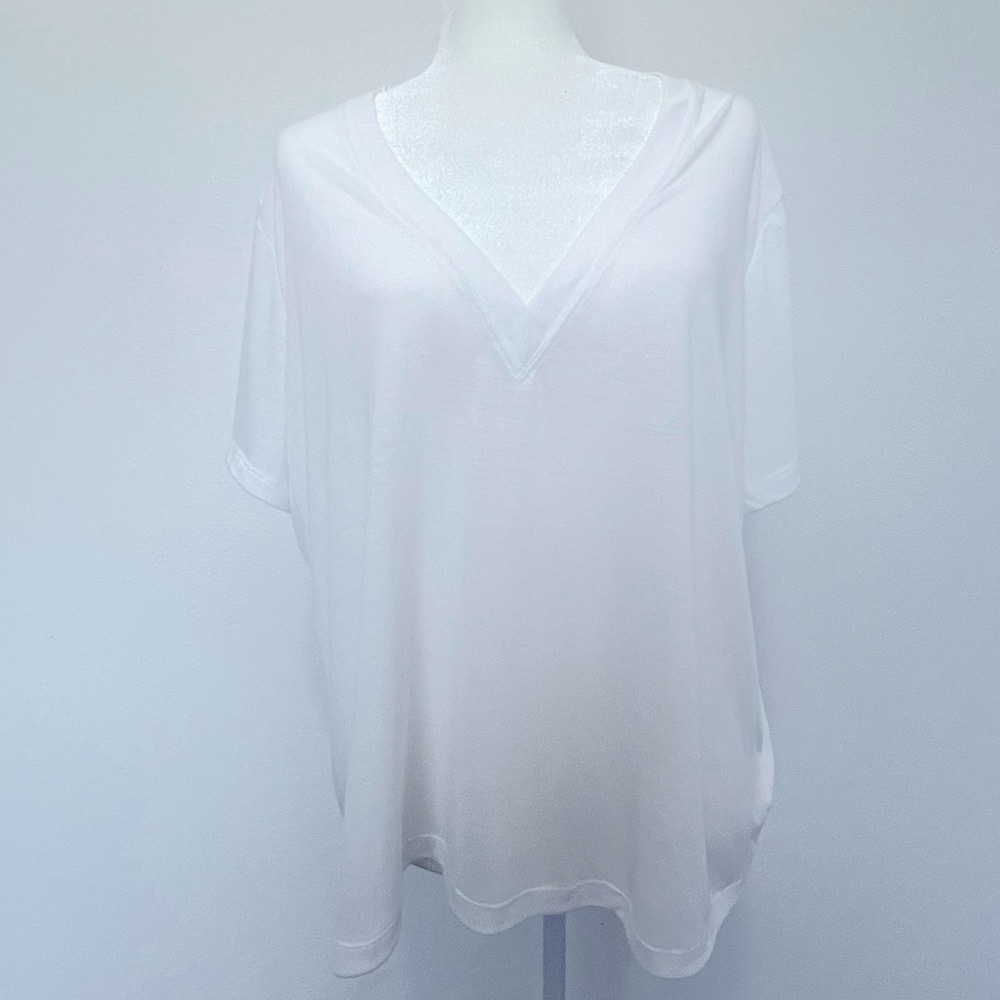 Relaxed V Neck London T